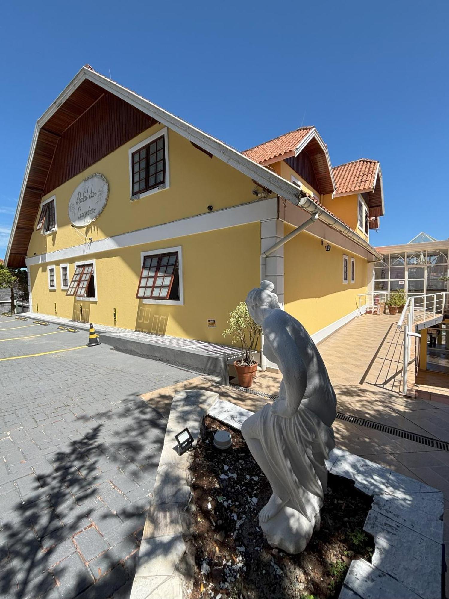 Pousada Portal Das Cerejeiras - Be Happy Group Campos do Jordão Exterior photo